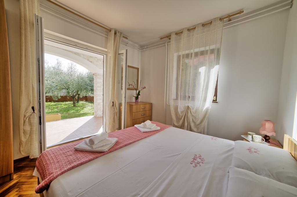 Apartments Mirella Novigrad  Zewnętrze zdjęcie